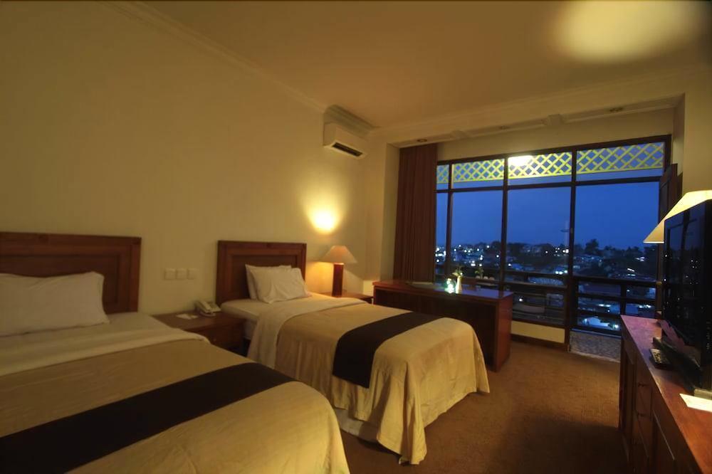 Mesra Business & Resort Hotel Samarinda Εξωτερικό φωτογραφία