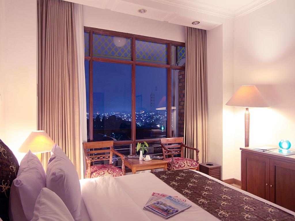 Mesra Business & Resort Hotel Samarinda Εξωτερικό φωτογραφία