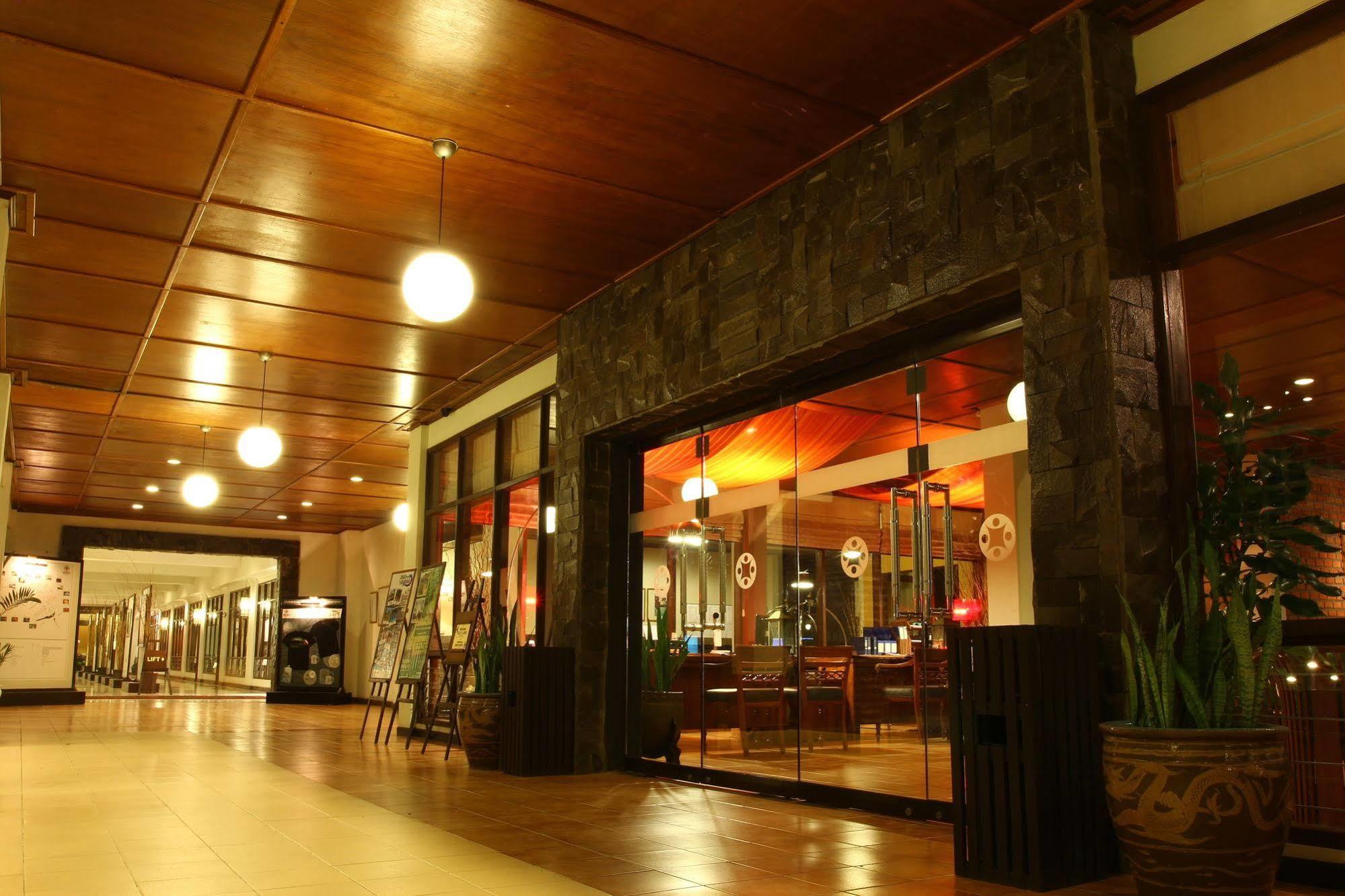 Mesra Business & Resort Hotel Samarinda Εξωτερικό φωτογραφία