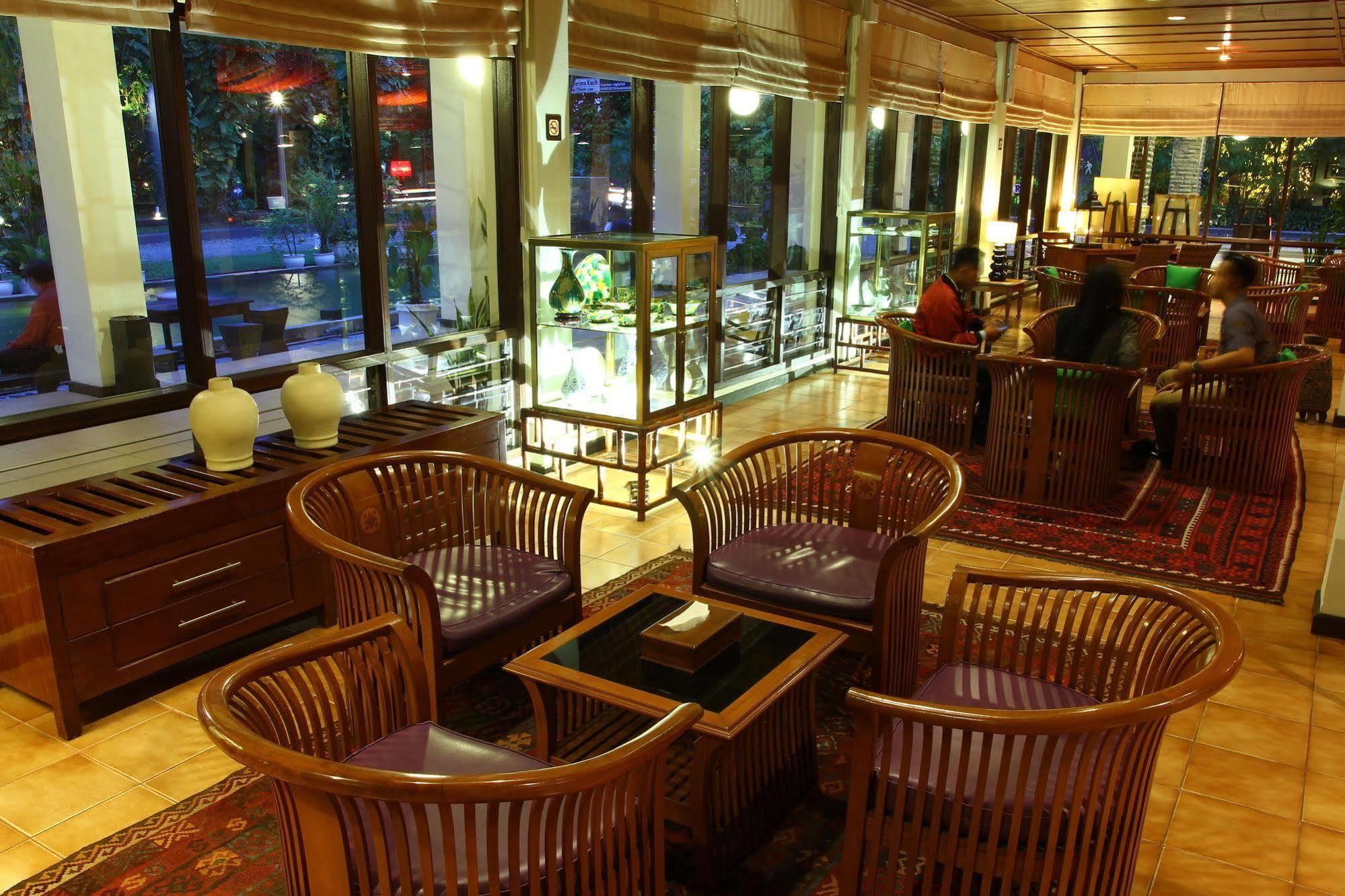 Mesra Business & Resort Hotel Samarinda Εξωτερικό φωτογραφία