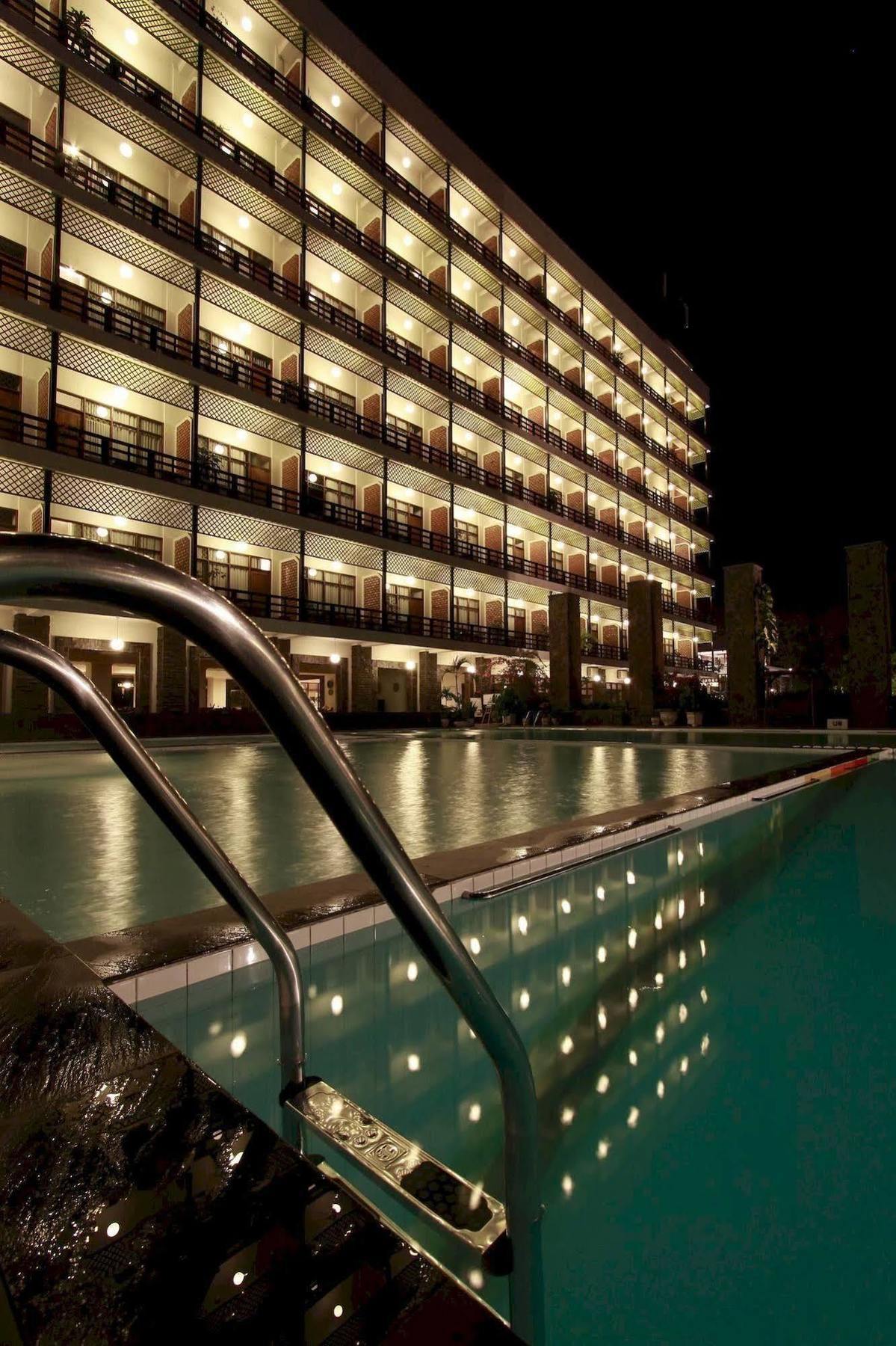 Mesra Business & Resort Hotel Samarinda Εξωτερικό φωτογραφία